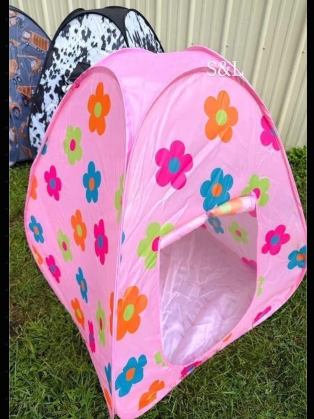 Giggle Tent